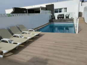 VILLA JoHNNY